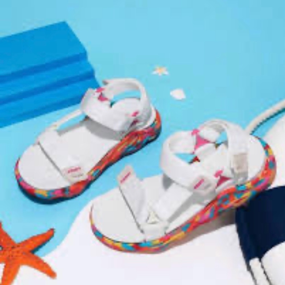 White and Pink Kids Sporty Sandals with Adjustable Straps - Picture 1 of 4